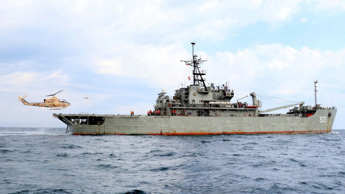 Írán otestoval u Hormuzského průlivu útočné vojenské drony